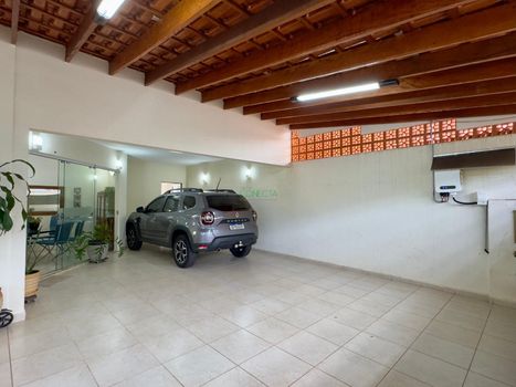 Foto 4 do(a) Casa de 4 quartos à venda em San Fernando, Londrina