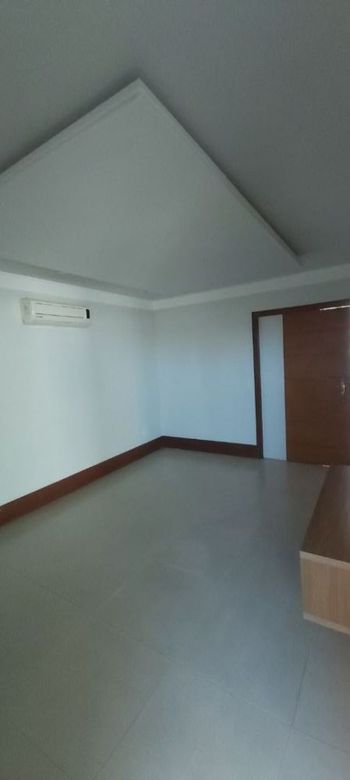 Foto 3 do(a) Casa de 4 quartos à venda em Jardim Aclimação, Maringá