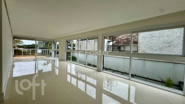 Foto 3 do(a) Apartamento de 3 quartos à venda em Vila Assunção, Porto Alegre