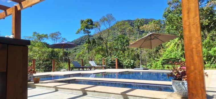 Foto 3 do(a) Casa de 5 quartos para alugar em Fazenda Inglesa, Petrópolis