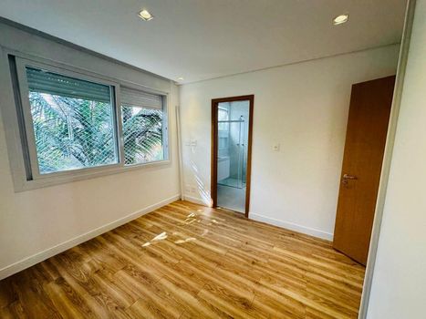Foto 8 do(a) Apartamento de 4 quartos à venda em Jardim Petrópolis, São Paulo
