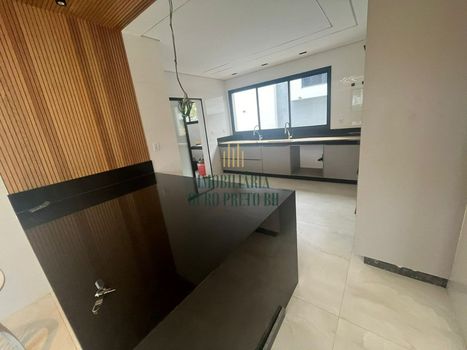 Foto 4 do(a) Casa de 4 quartos à venda em Bonfim, Belo Horizonte