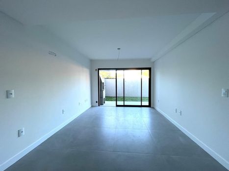 Foto 6 do(a) Apartamento de 2 quartos para alugar em Lagoa da Conceição, Florianópolis