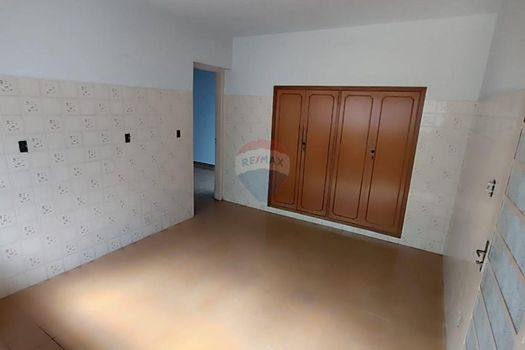 Foto 13 do(a) Casa de 3 quartos à venda em Centro, Lins