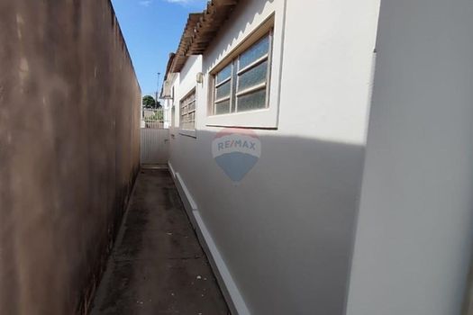 Foto 22 do(a) Casa de 3 quartos à venda em Centro, Lins