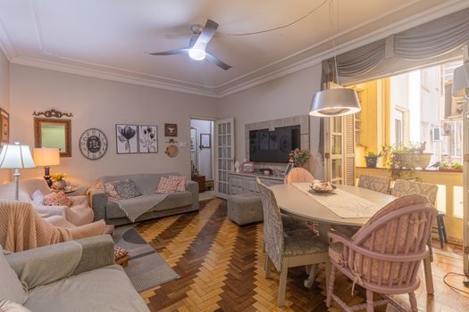 Foto 1 do(a) Apartamento de 3 quartos à venda em Azenha, Porto Alegre