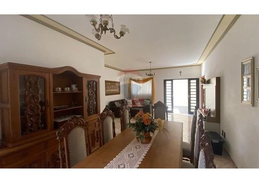 Foto 1 do(a) Casa de 4 quartos à venda em Vila São Lúcio, Botucatu