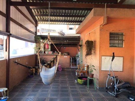 Foto 3 do(a) Casa de 4 quartos à venda em Vila São Francisco, Mauá