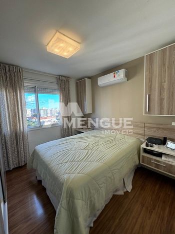 Foto 9 do(a) Apartamento de 3 quartos à venda em Vila Ipiranga, Porto Alegre