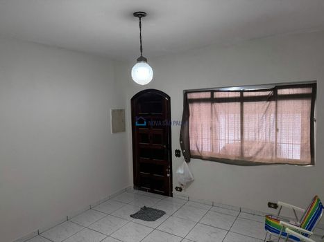 Foto 4 do(a) Casa de 3 quartos à venda em Jardim Oriental, São Paulo