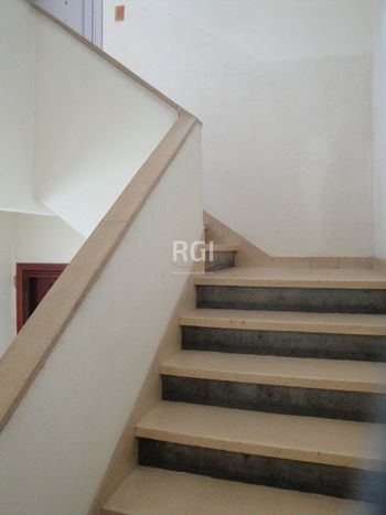Foto 2 do(a) Flat de 2 quartos à venda em Glória, Porto Alegre