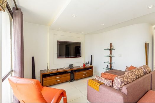 Foto 2 do(a) Apartamento de 3 quartos à venda em Vila Suzana, São Paulo