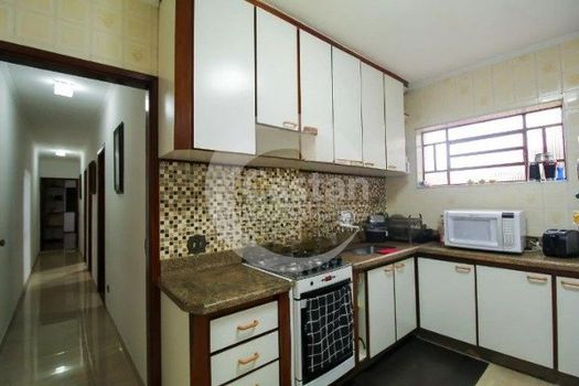 Foto 3 do(a) Casa de 4 quartos à venda em Vila Canero, São Paulo