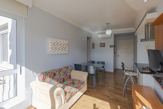 Foto 1 do(a) Apartamento de 2 quartos à venda em Azenha, Porto Alegre