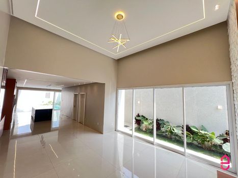 Foto 1 do(a) Casa de 4 quartos à venda em Jardim Europa, Goiânia