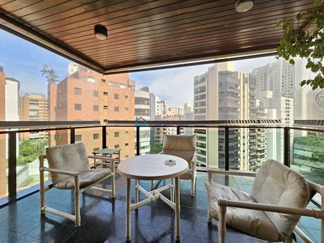 Foto 2 do(a) Apartamento de 3 quartos à venda em Moema, São Paulo