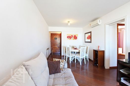 Foto 4 do(a) Apartamento de 2 quartos à venda em Bom Jesus, Porto Alegre