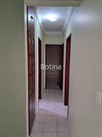 Foto 3 do(a) Apartamento de 3 quartos à venda em Umuarama, Uberlândia