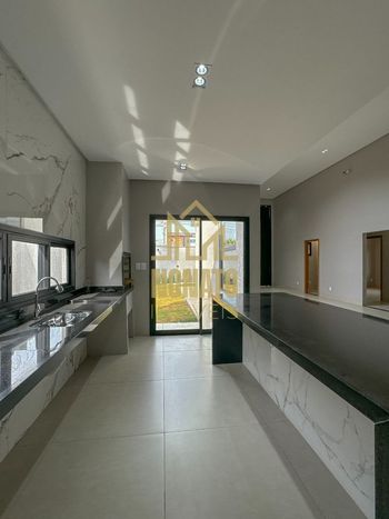 Foto 8 do(a) Casa de 3 quartos à venda em Setor dos Funcionários, Goiânia