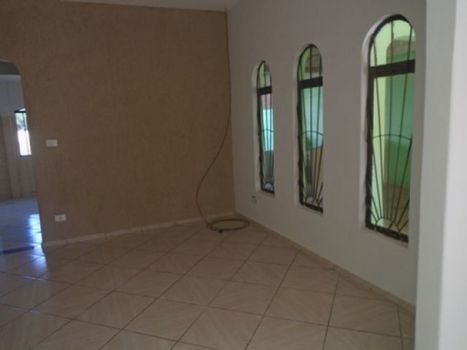 Foto 5 do(a) Casa de 3 quartos à venda em Vila Morangueira, Maringá