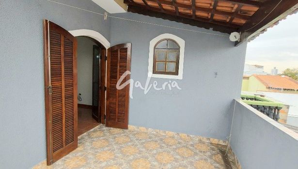 Foto 1 do(a) Casa de 3 quartos à venda em Vila Aquilino, Santo André