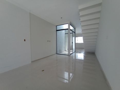 Foto 4 do(a) Casa de 3 quartos à venda em Vila Califórnia, São Paulo