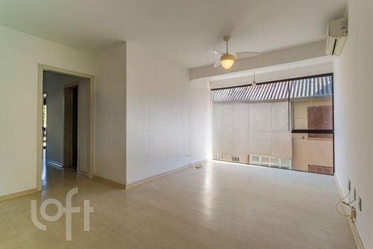 Foto 2 do(a) Apartamento de 3 quartos à venda em Azenha, Porto Alegre