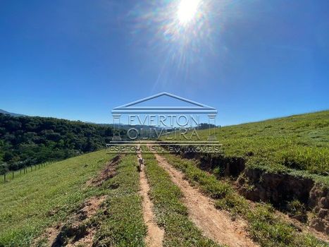 Foto 34 do(a) Fazenda / Sítio / Chácara de 2 quartos à venda em null, Igaratá