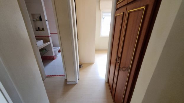 Foto 36 do(a) Casa em Condomínio de 3 quartos à venda em Santo Antônio, Porto Alegre