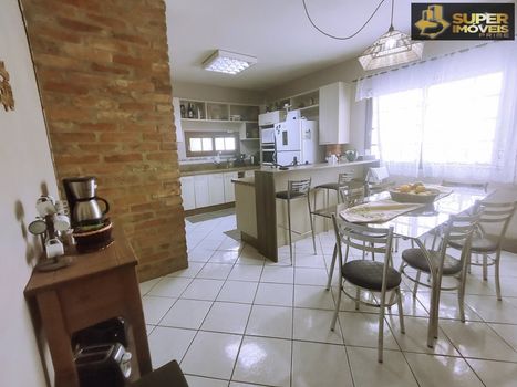 Foto 7 do(a) Casa de 5 quartos à venda em Três Vendas, Pelotas