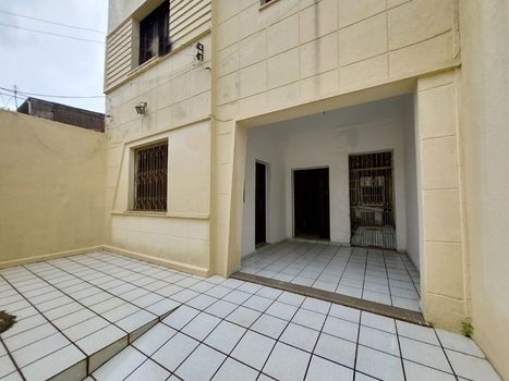 Foto 2 do(a) Casa de 5 quartos à venda em Joaquim Távora, Fortaleza