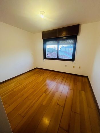 Foto 6 do(a) Apartamento de 2 quartos à venda em Vila Ipiranga, Porto Alegre