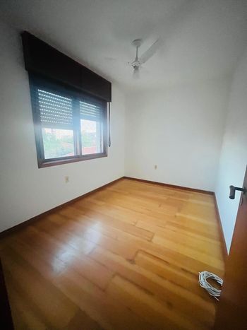 Foto 5 do(a) Apartamento de 2 quartos à venda em Vila Ipiranga, Porto Alegre