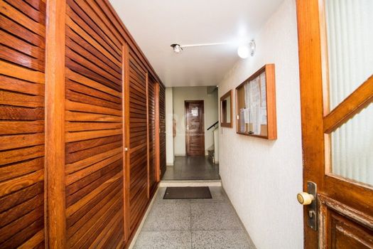 Foto 19 do(a) Apartamento de 1 quartos à venda em Passo da Areia, Porto Alegre