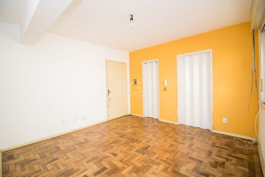 Foto 5 do(a) Apartamento de 1 quartos à venda em Passo da Areia, Porto Alegre