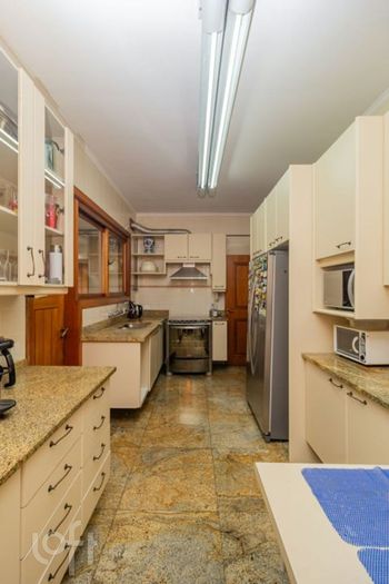 Foto 41 do(a) Apartamento de 3 quartos à venda em Rio Branco, Porto Alegre