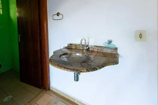 Foto 5 do(a) Casa de 4 quartos à venda em Vila Ema, São Paulo