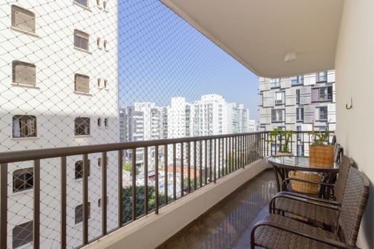 Foto 4 do(a) Apartamento de 4 quartos à venda em Indianópolis, São Paulo