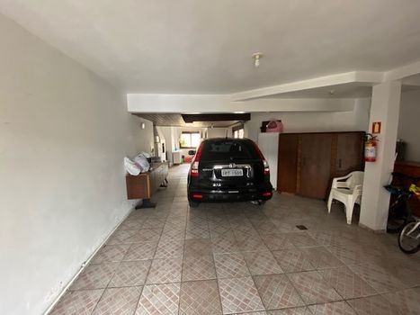 Foto 21 do(a) Casa de 6 quartos à venda em Jardim São Pedro, Porto Alegre