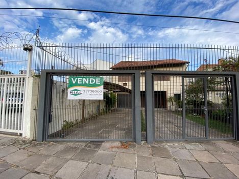 Foto 2 do(a) Casa de 6 quartos à venda em Jardim São Pedro, Porto Alegre