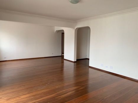 Foto 6 do(a) Apartamento de 4 quartos à venda em Indianópolis, São Paulo