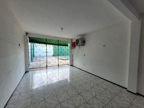 Foto 7 do(a) Casa de 4 quartos à venda em Parque Dois Irmãos, Fortaleza