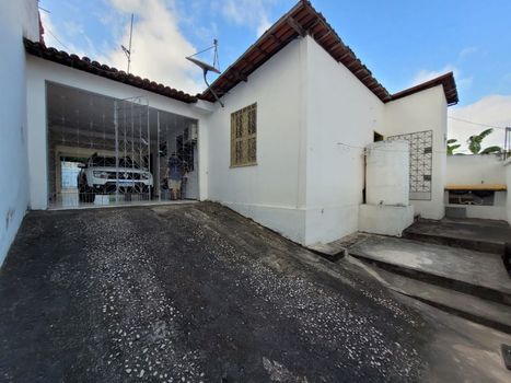 Foto 3 do(a) Casa de 4 quartos à venda em Parque Dois Irmãos, Fortaleza