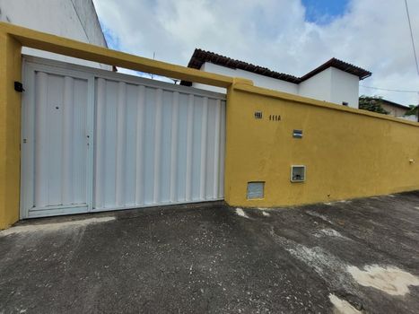 Foto 1 do(a) Casa de 4 quartos à venda em Parque Dois Irmãos, Fortaleza