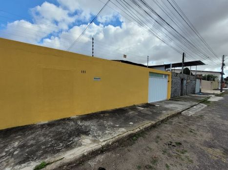 Foto 2 do(a) Casa de 4 quartos à venda em Parque Dois Irmãos, Fortaleza