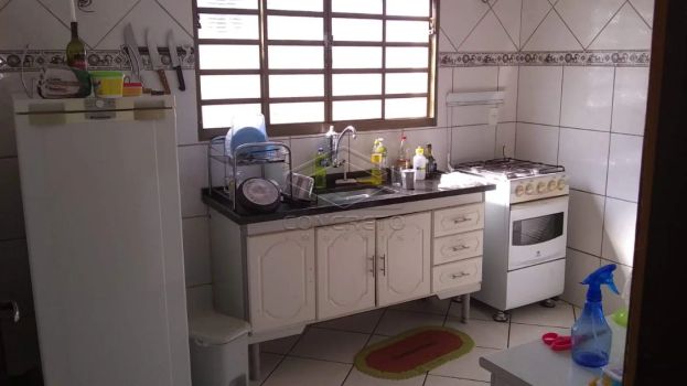 Foto 5 do(a) Casa de 2 quartos à venda em Jardim Cruzeiro do Sul, Bauru