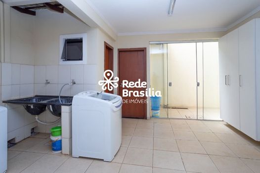 Foto 30 do(a) Casa de 5 quartos à venda em Guará II, Brasília