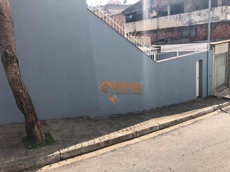 Foto 6 do(a) Casa de 5 quartos à venda em Vila Ede, São Paulo