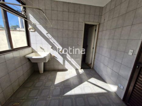Foto 14 do(a) Apartamento de 3 quartos para alugar em Centro, Uberlândia