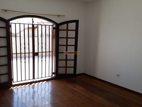 Foto 7 do(a) Casa de 3 quartos à venda em Jardim Las Vegas, Santo André